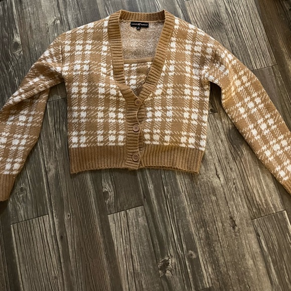 Brown & white plaid sweater set - Picture 3 of 3